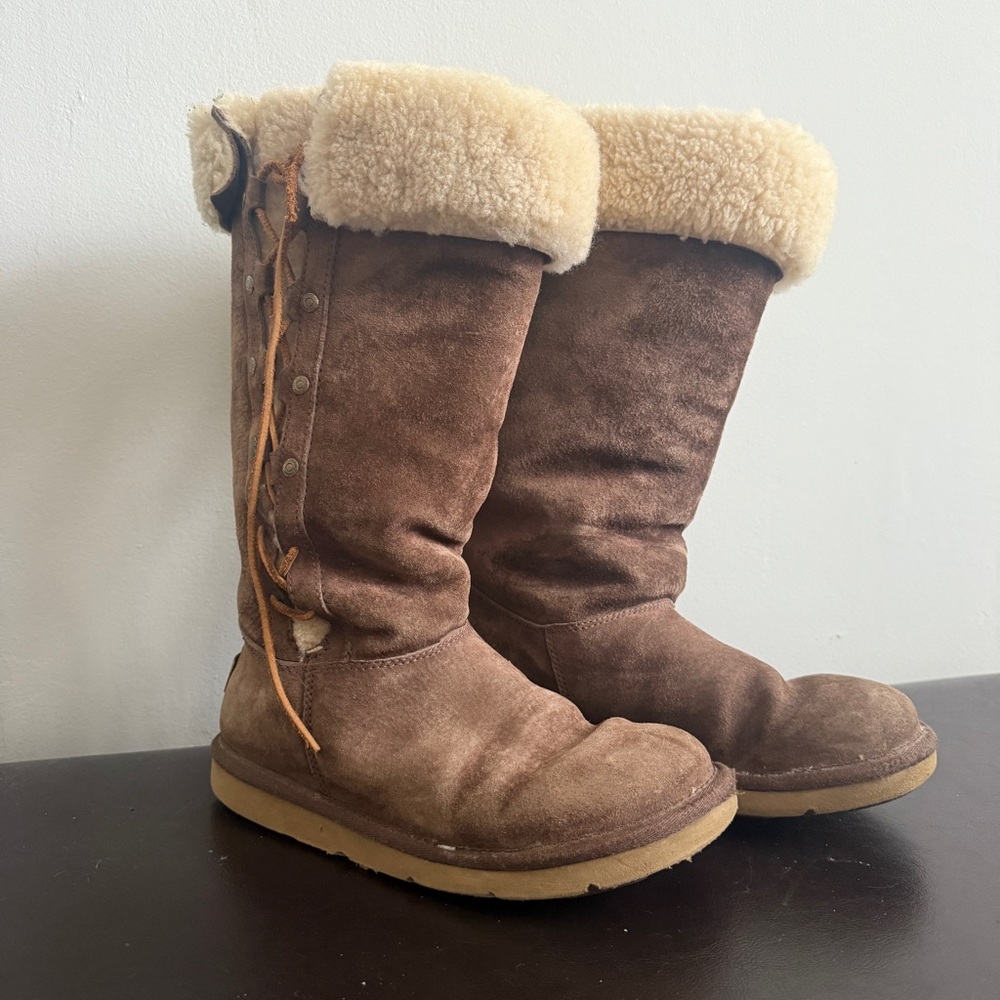 UGG Australia Upside Boot Sz 7